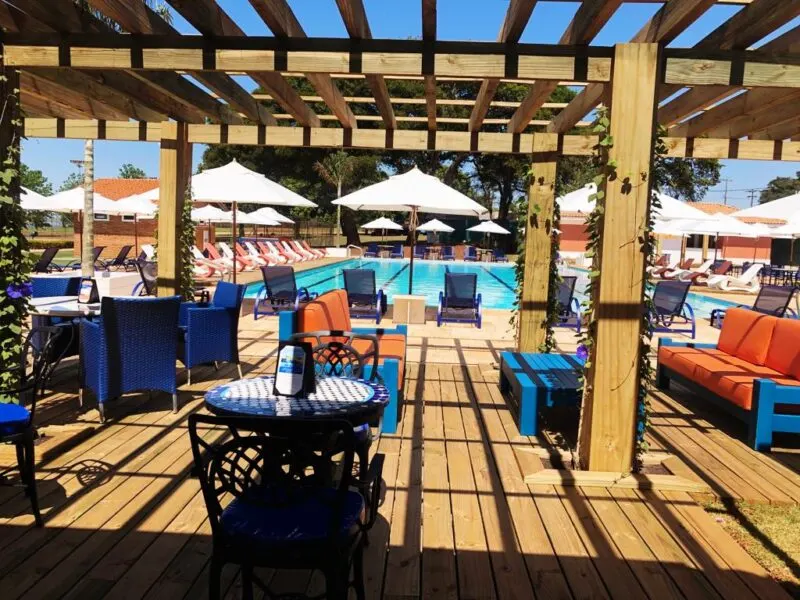 Linda casa no Riviera IV com piscina ao lado do Clube – foto 5